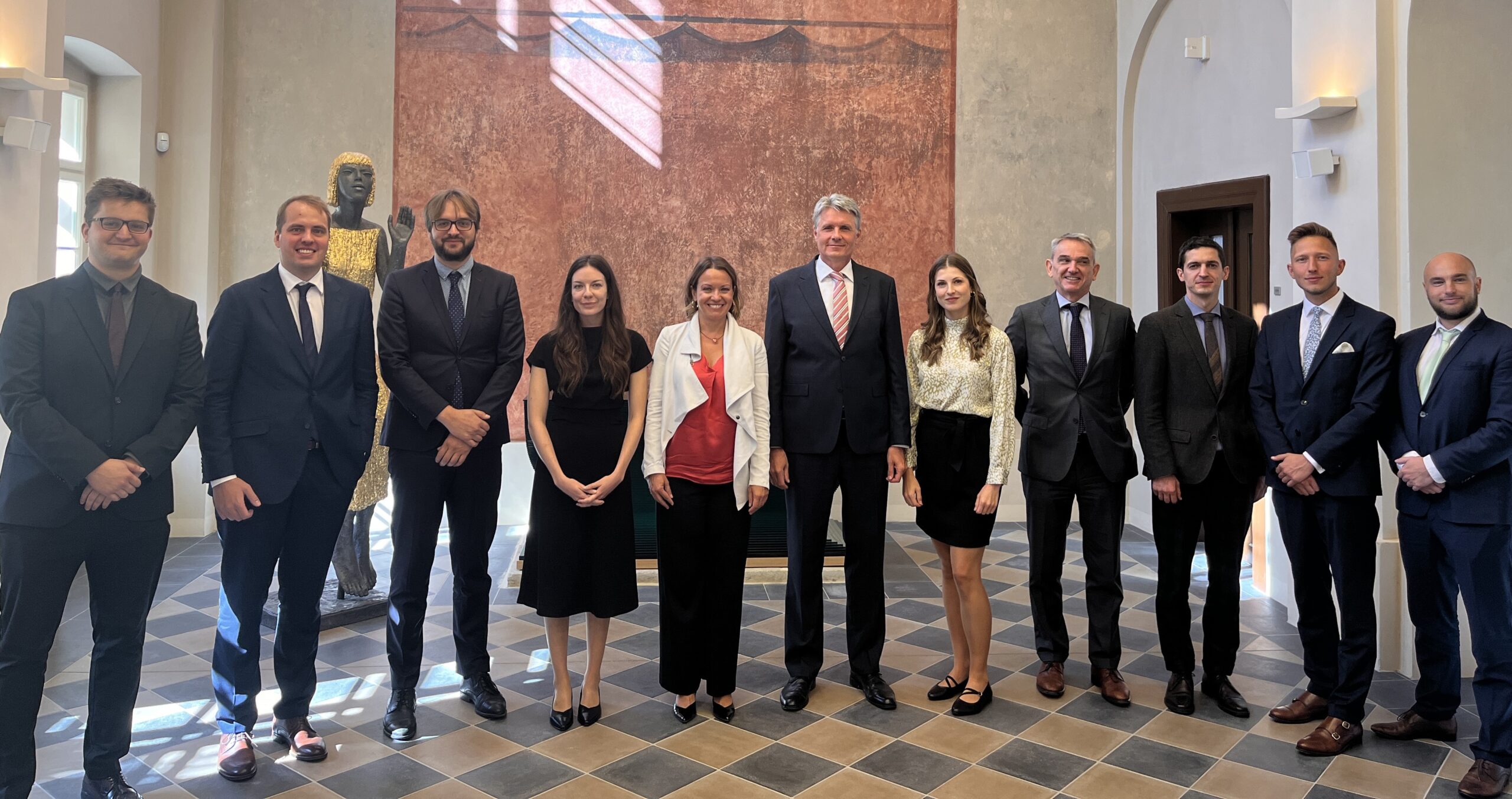 Budoucí diplomaté zahájili studium