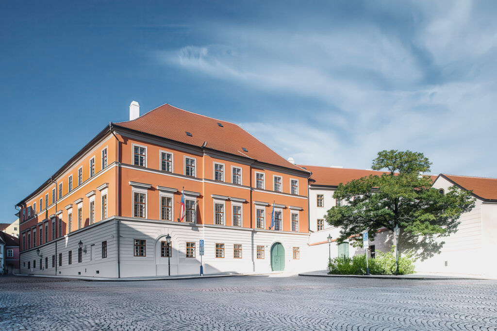 Trauttmansdorffský palác